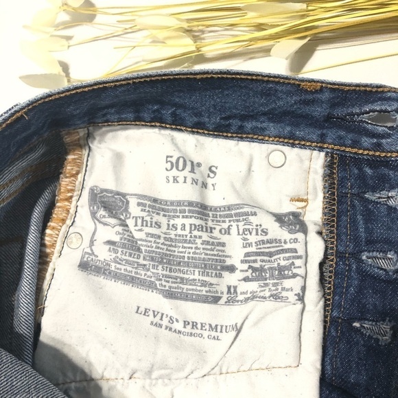 ARITZIA LEVI’S 501 Skinny - Picture 7 of 9